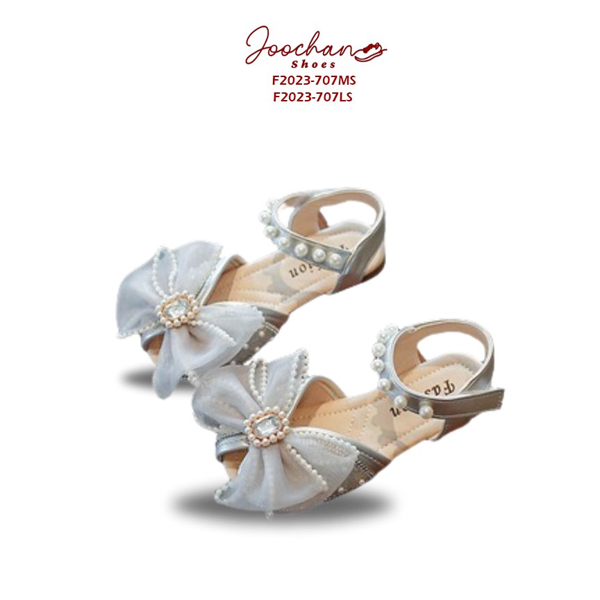 Flat Shoes Pita Mutiara Silver & White