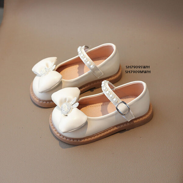 Flat Shoes Ribbon Rabbit Miu White. SH7909SWH Size 21-25 Moq5 Harga Cash 87.000 per psg, SH7909MWH Size 26-30 Moq5 Harga Cash 94.000 per psg,, Sepatu Anak Flat Shoes Ribbon Rabbit
